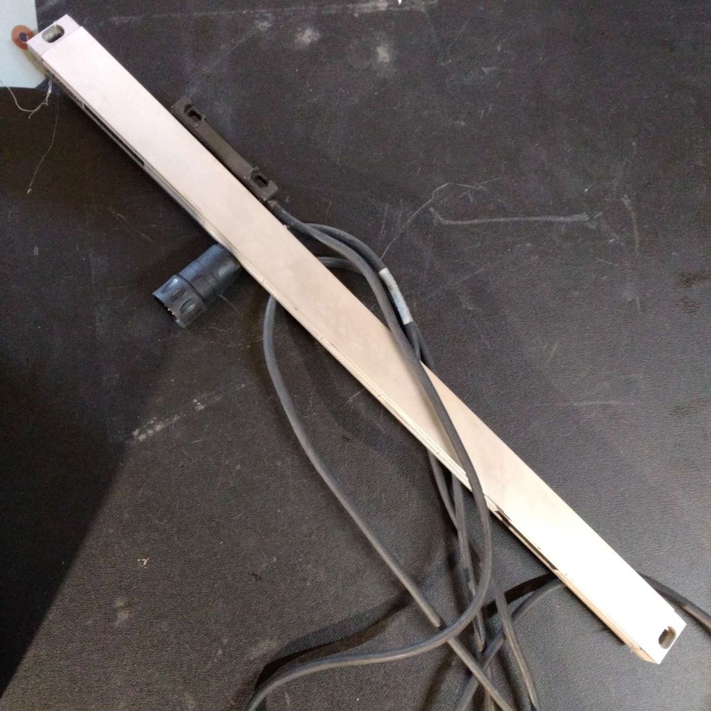 LS403 420 HEIDENHAIN SCALE HEIDENHAIN LS403 linear encoder with 420mm measuring length. CHARMILLES - USED-TESTED